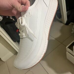 White Athletic Shoes with Breathable Mesh and Textured Design